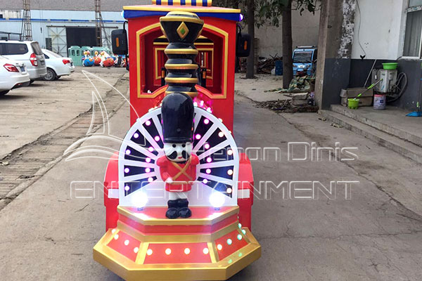 Mini Toy Antique Trackless Train Is Available in Dinis