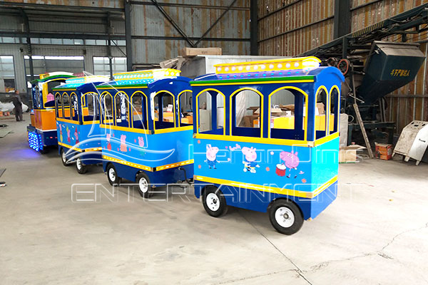 Customized Cartoon Peppa Pig Small Trackless Train for Amusement Park